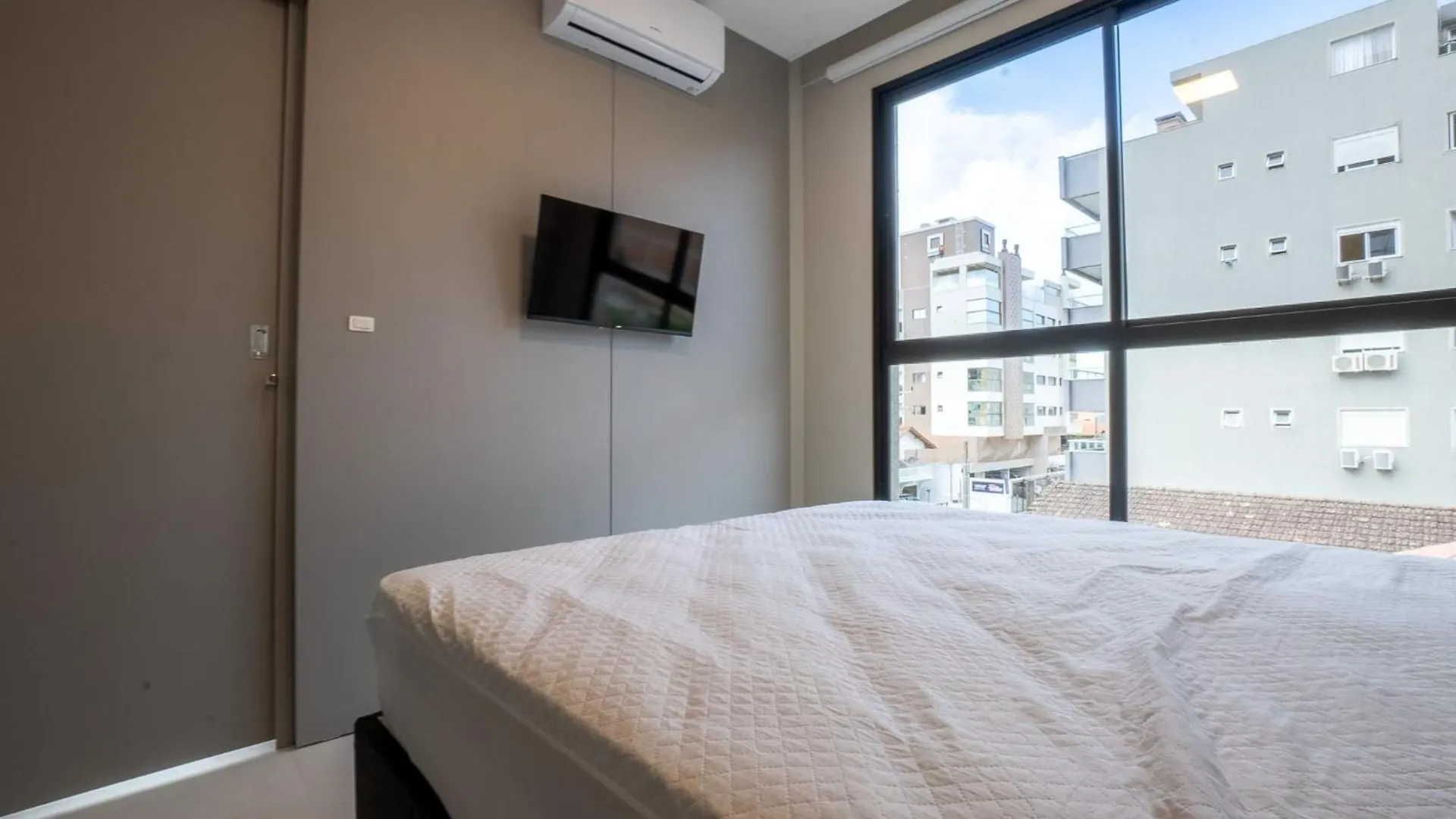 Sunny Flats Apartment Bombinhas